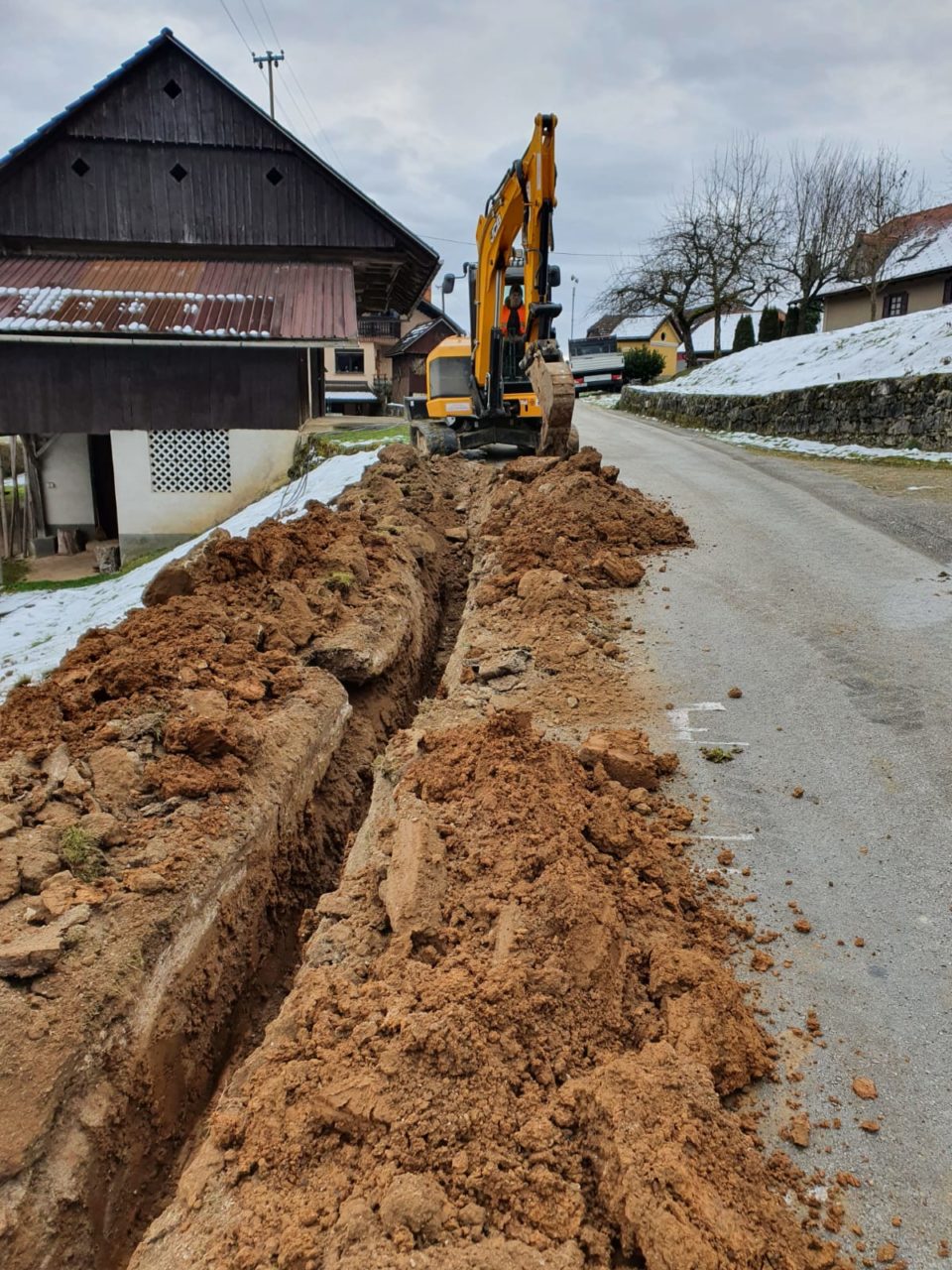 Gradnja omrežja RUNE v naselju Muljava