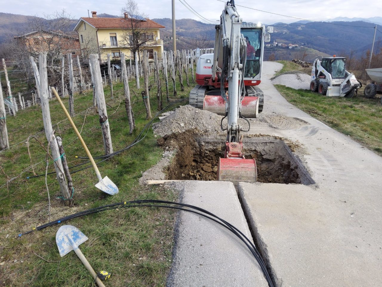 Trasa omrežja RUNE, ki gre iz Višnjevika proti Krasnem